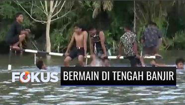 Meski Kebanjiran, Warga Kalteng Tetap Bersuka Cita Main Air Layaknya di Tempat Wisata | Fokus