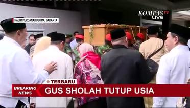 Jenazah Gus Sholah Tiba di Bandara Halim Perdana Kusuma