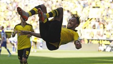 Aubameyang Striker Dortmund Cetak Gol ala Panenka