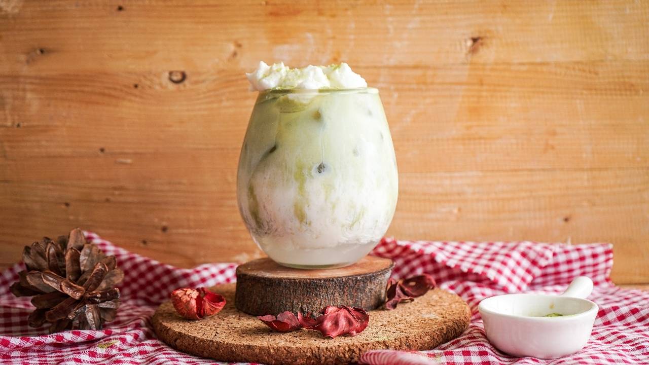 Resep Minuman Milky Vanilla Matcha, Segar dan Creamy! Vidio
