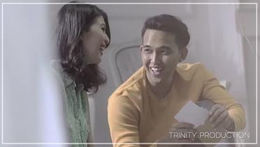 Indra Sinaga - Menikmati Cinta | Official Video Clip