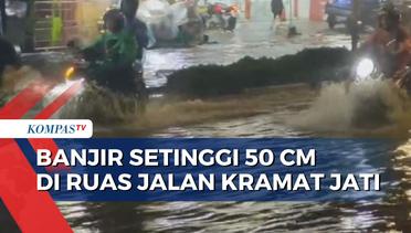 Banjir Merendam Jalan Raya Bogor di Kramat Jati, Kendaraan Mati Mesin Saat Nekat Melintas