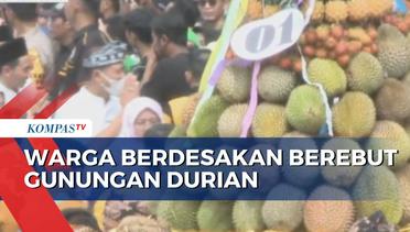 Ribuan Warga Berdesakan Berebut Durian Gratis di Festival Durian Pekalongan
