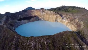 Drone Danau Kelimutu: Keindahan Danau 3 Warna