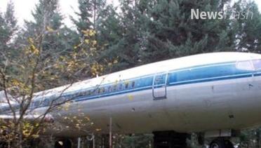 NEWS FLASH: Menyulap Pesawat Boeing 727 Jadi Rumah di Tengah Hutan