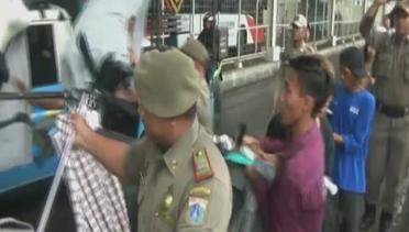 Satpol PP Kembali Razia PKL yang Bandel Berjualan di Trotoar Tanah Abang