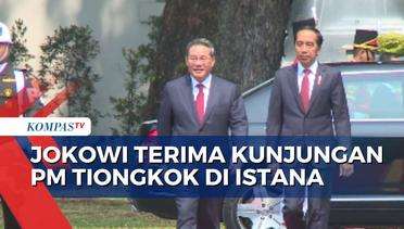 Momen Jokowi Ajak PM Tiongkok Li Qiang Keliling Halaman Istana Merdeka Jakarta