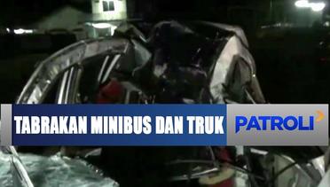 2 Orang Tewas Akibat Tabrakan Minibus dan Truk di Subang - Patroli
