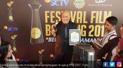 Indro Warkop DKI Raih Lifetime Achievement Award di FFB 2017
