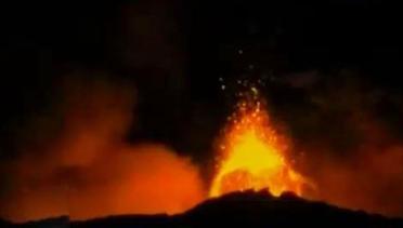 Gunung Raung Semburkan Lava hingga Ekspedisi Terumbu Karang
