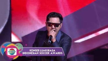 Guncang Panggung! Five Minutes Ajak Penonton Kobarkan Semangat "Garuda di Dadaku" - KLB Indonesian Soccer Awards 2020