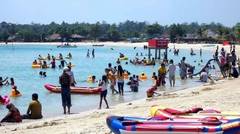 Holiday @Bandengan Beach - Vlog #1 - YouTube