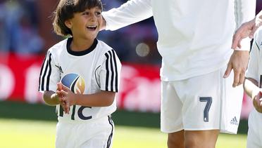 Keluarga Pengungsi Suriah Disambut oleh Ronaldo dan Petinggi Madrid
