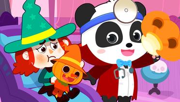 Bayi Panda Menjadi Dokter di Malam Halloween