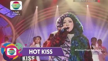HOT KISS - HARU!! Lagu "Bunda" Melly Goeslaw Buat Semua Menangis di Konser Pop Up Dangdut