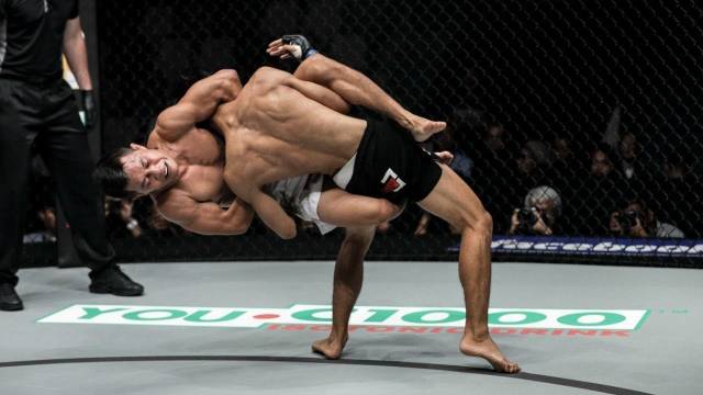 Laga Sorotan | Adrian Mattheis VS Aziz Calim | Highlight ONE
