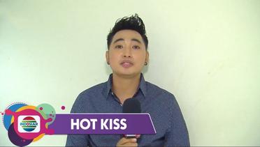 Hot Kiss - MENANGIS TERHARU! Irwan dapat Kejutan Kedatangan Keluarganya di Panggung D'Star