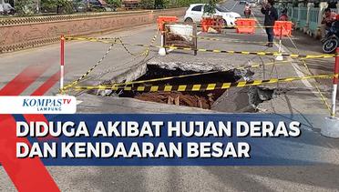Jalan Ambles Sedalam 4 Meter di Lampung Utara Diduga akibat Hujan Deras