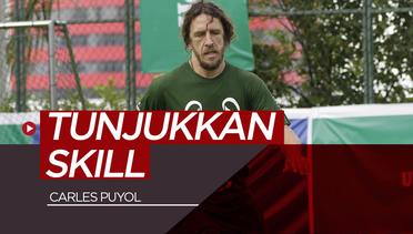 Puyol Tunjukkan Skill Bertahan saat Bermain Futsal di Jakarta