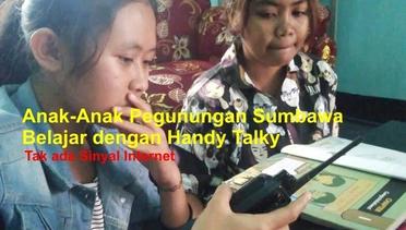 Tak Ada Sinyal, Anak-Anak di Pegunungan Sumbawa Belajar di Rumah dengan Handy Talky