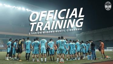 Official Training PSIM Jogja di Stadion Wibawa Mukti CIkarang