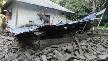News Flash: Gempa Landa Pulau Buru, 1 Orang Meninggal Puluhan Bangunan Rusak