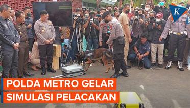Polda Metro Jaya bersama anjing pelacak Unit Satwa K9  melakukan aksi simulasi pelacakan