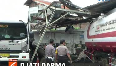 Truk Tangki Minyak Meledak di Surabaya, 1 Tewas - Liputan 6 Terkini