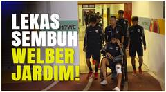 Usai Timnas Indonesia U-19 Pesta Gol, Welber Jardim Tinggalkan Stadion dengan Kursi Roda