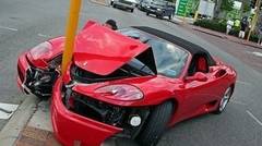 GILA Kecelakaan Mobil-Mobil Mahal