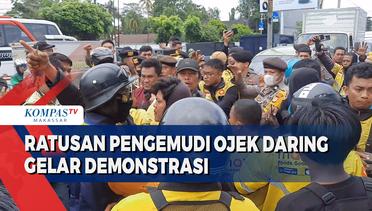 Ratusan Pengemudi Ojek Daring  Demonstrasi Gedung DPRD Sulawesi Selatan.
