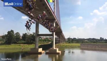 149 Orang Lompat dari Jembatan dalam Upaya Pecahkan Rekor Dunia