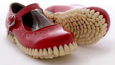 Sepatu Unik Ini Terbuat dari Implan Gigi