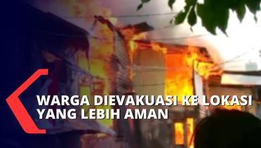 Proses Pemadaman Terus Dilakukan, Warga Korban Kebakaran Simprug Dievakuasi ke Masjid