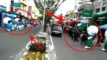 Persaingan Lucu Sales Oppo vs Vivo di Jalan Raya di Kota Banjarmasin