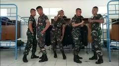Polisi dan TNI Goyang Turun Naik Oles Challenge