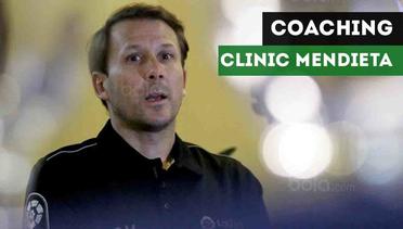 Gaizka Mendieta Berikan Coaching Clinic Sebelum El Clasico