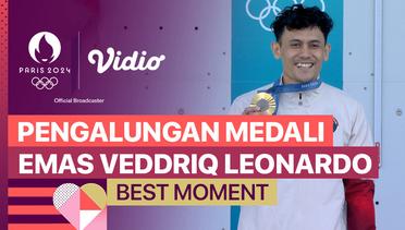 Momen Pengalungan Medali Emas Veddriq Leonardo