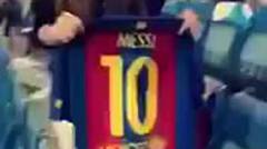 Gokil, Fans Wanita Nekat Ejek Para Suporter Real Madrid dengan Jersey Messi