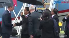 Bule Sampai Kaget..!! Presiden Jokowi Bawa Payung Sendiri Saat Tiba di Australia