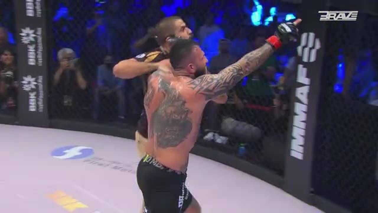 MMA Knockout and what happens after in the BRAVE CF Cage!!! Vidio