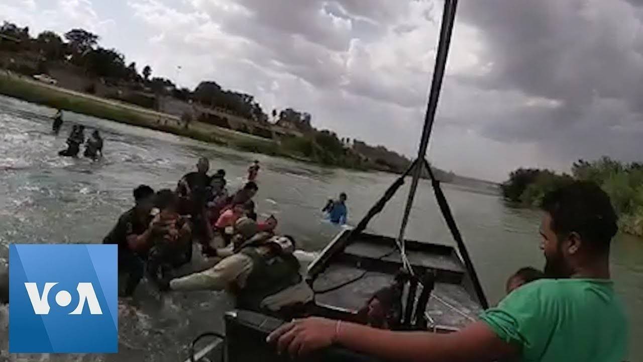 U.S. Border Patrol Rescues Migrants at U.S.-Mexico Border - VOA | Vidio