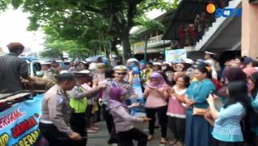 Polisi Kulonprogo Ngamen untuk Sosialisasi Tertib Lalu Lintas - Liputan6 Pagi