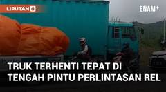 Detik-detik Truk Terhenti Tepat di Tengah Pintu Perlintasan Rel Rawalo