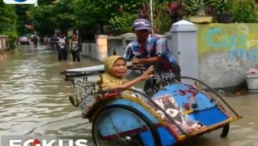 Banjir Landa Cirebon, Lansia Dievakuasi Gunakan Becak - Fokus Sore