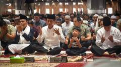 Presiden Jokowi Ajak Cucu Salat Jumat di Masjid Istiqlal, Jakarta, 23 Juni 2023