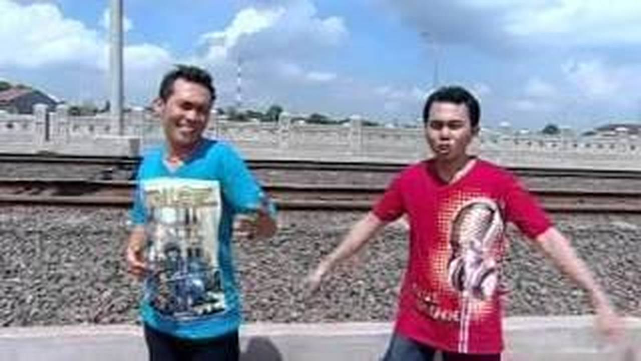 Blowjob tomoqni tozalaydi