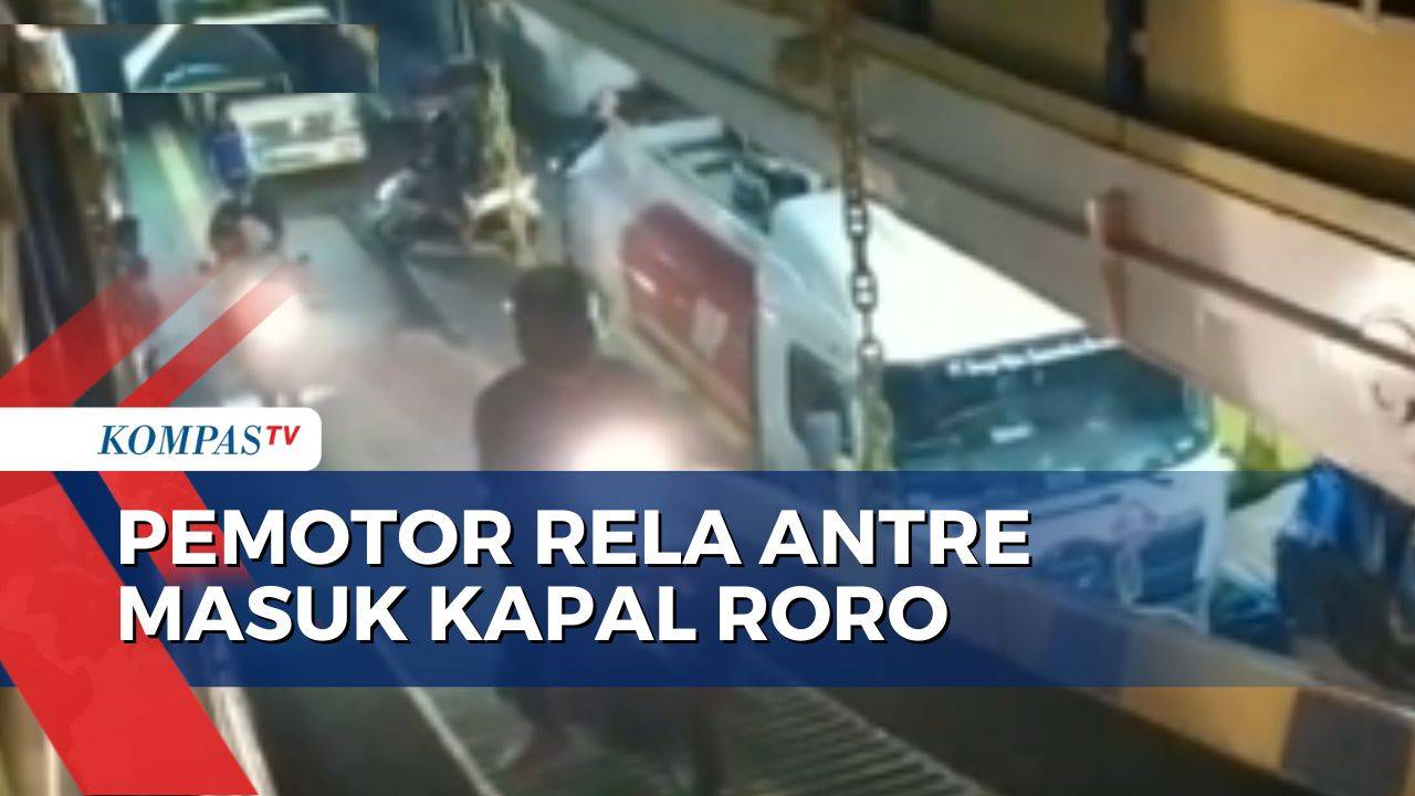 Padat! Pemudik Motor Rela Antre Masuk Kapal Roro di Pelabuhan Ciwandan ...