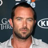 Sullivan Stapleton
