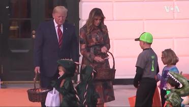 Donald Trump, Melania, Give Out Treats to Children at White House for Halloween